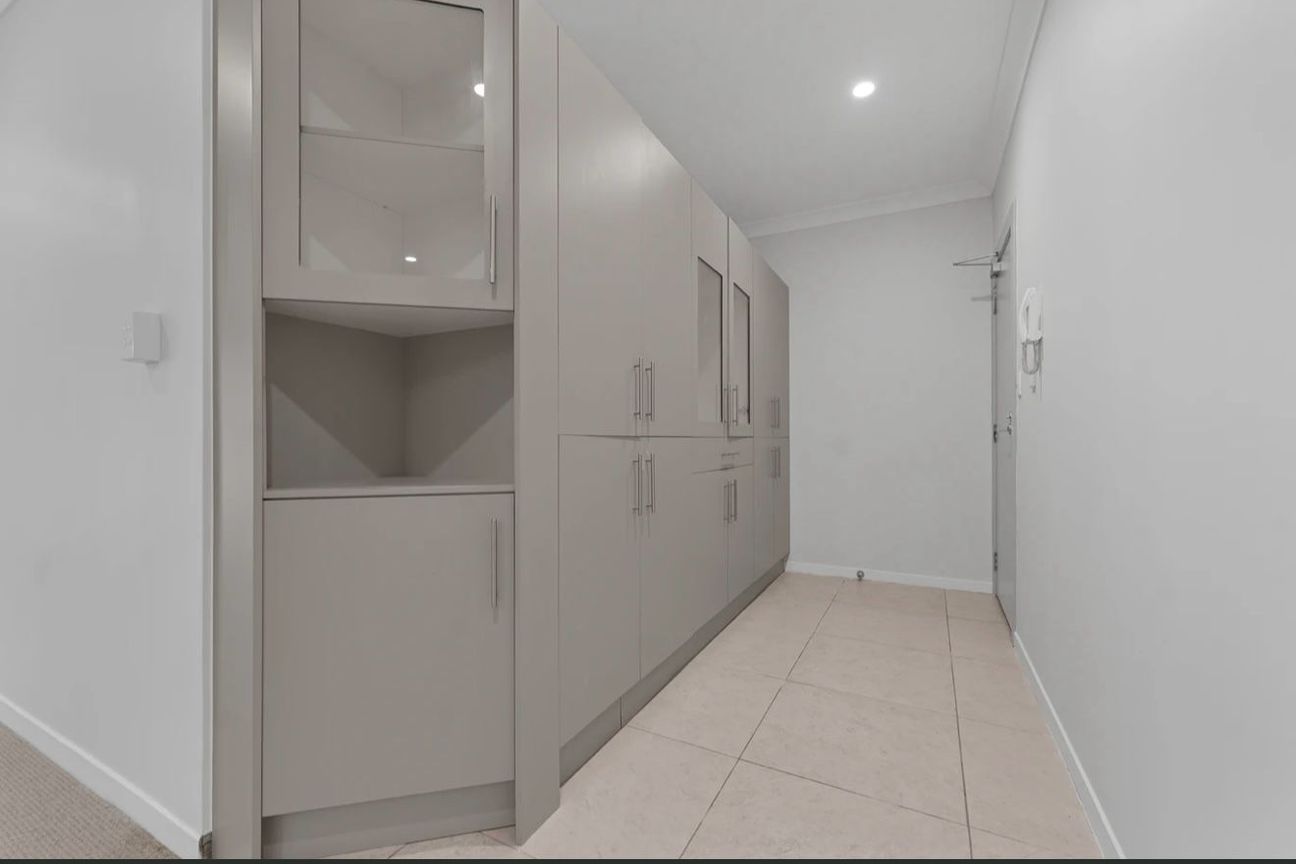 Stylish, Renovated 2-Bedroom Apartment - Prime Location Flat Bush - Mehr