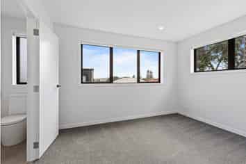 24 Whanui Place, Mangere Bridge