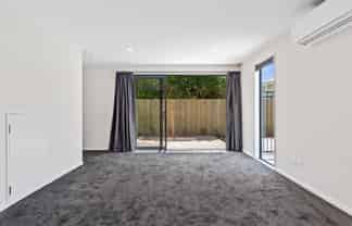 4/135 Hills Road, Edgeware