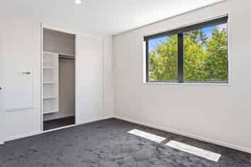 4/135 Hills Road, Edgeware