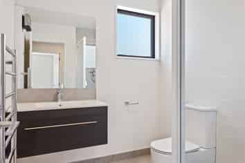 4/135 Hills Road, Edgeware