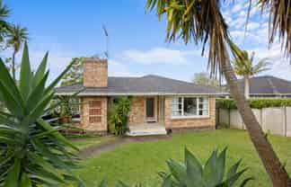 1/70 Bradbury Road, Botany Downs