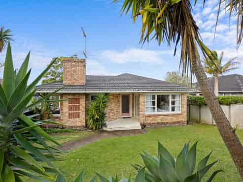 1/70 Bradbury Road, Botany Downs