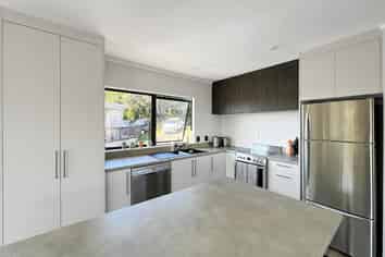 8 Longview Rise, Massey