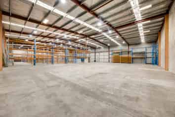 Vacant Possession Warehouse on Omahu Road