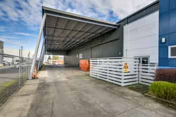 Vacant Possession Warehouse on Omahu Road