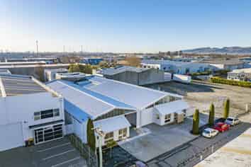 1,000sqm industrial with large yard