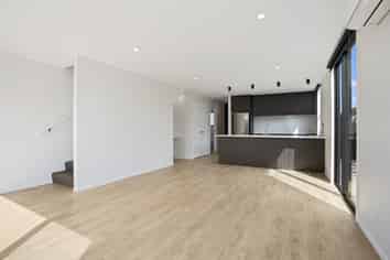 18C Collins Street, Addington