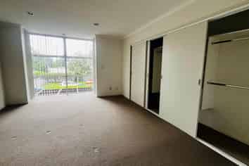 6 The Track, Takanini