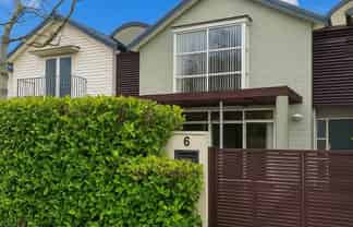 6 The Track, Takanini