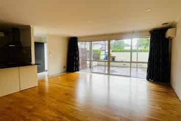 6 The Track, Takanini