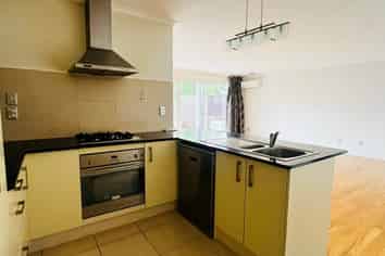 6 The Track, Takanini