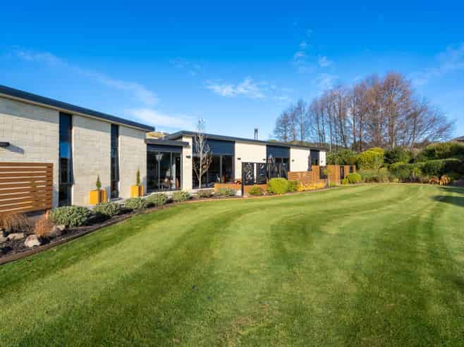 24 Mallard Drive, Waihola