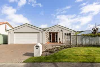 52 Kensington Drive, Taradale