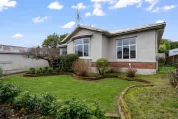 2 Holywood Lane, GLADSTONE