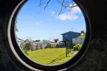 1291 Whangaparaoa Road, Army Bay