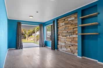 1291 Whangaparaoa Road, Army Bay
