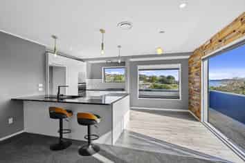 1291 Whangaparaoa Road, Army Bay
