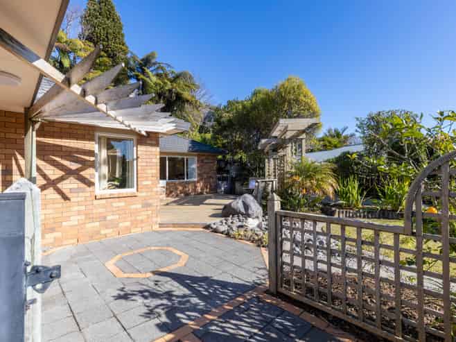 54 Roto Street, Hurdon