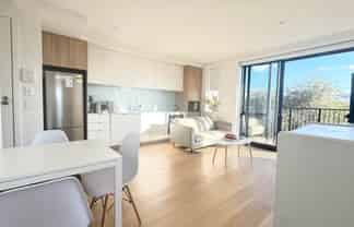 104/4 KOA Street, Meadowbank