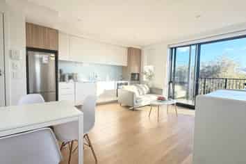 104/4 KOA Street, Meadowbank