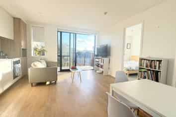 104/4 KOA Street, Meadowbank