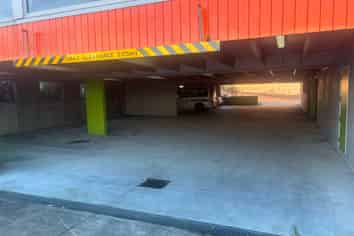 Warehouse & Showroom on Railside