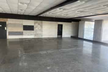 Warehouse & Showroom on Railside
