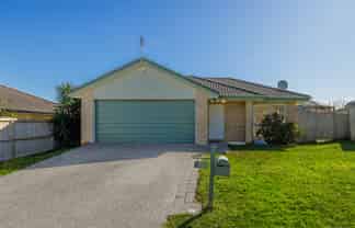 319 Mahia Road, Weymouth