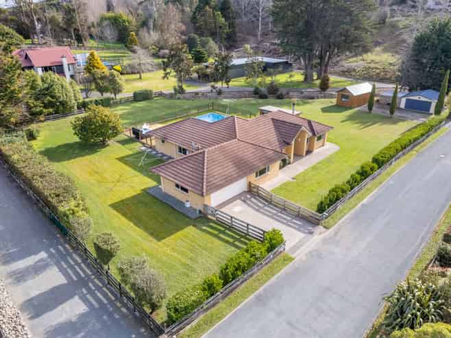 101 Emerald Hill Drive, Birchville