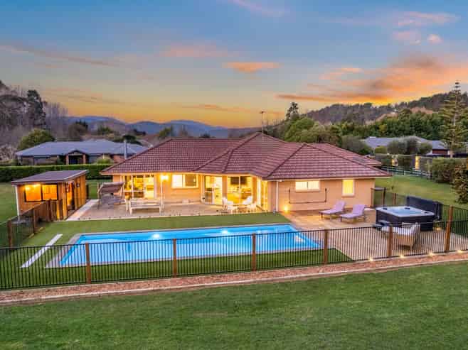 101 Emerald Hill Drive, Birchville