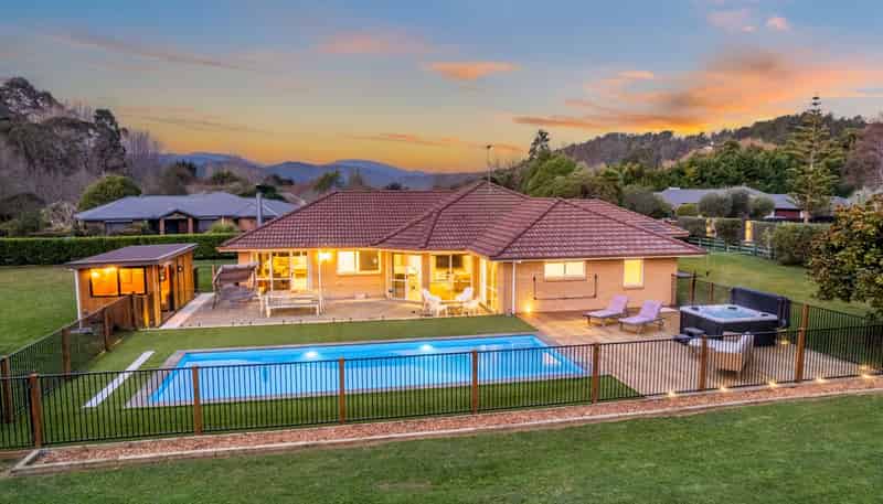 101 Emerald Hill Drive, Birchville
