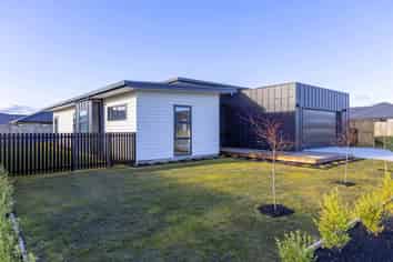 41 Maunganamu Drive, Wharewaka