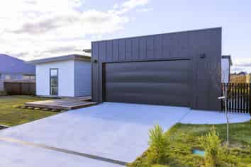 41 Maunganamu Drive, Wharewaka