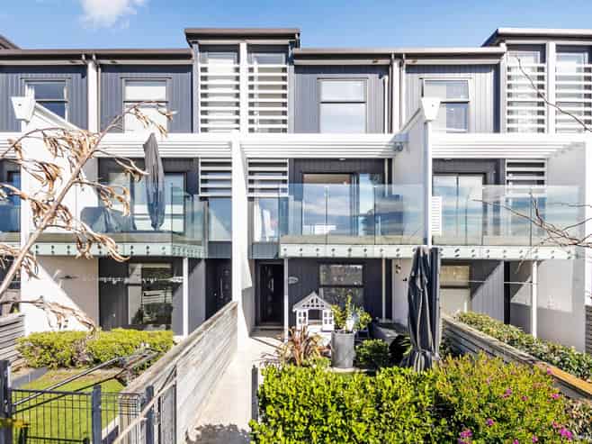 40 Memorial Park Lane, Hobsonville