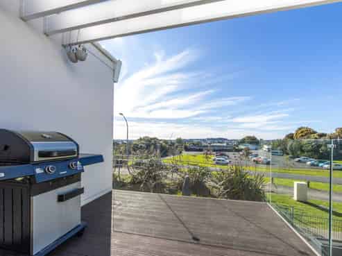 40 Memorial Park Lane, Hobsonville