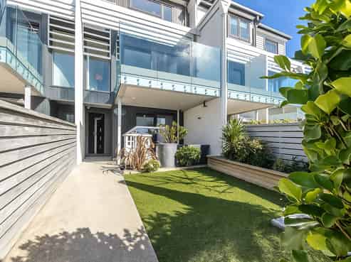 40 Memorial Park Lane, Hobsonville
