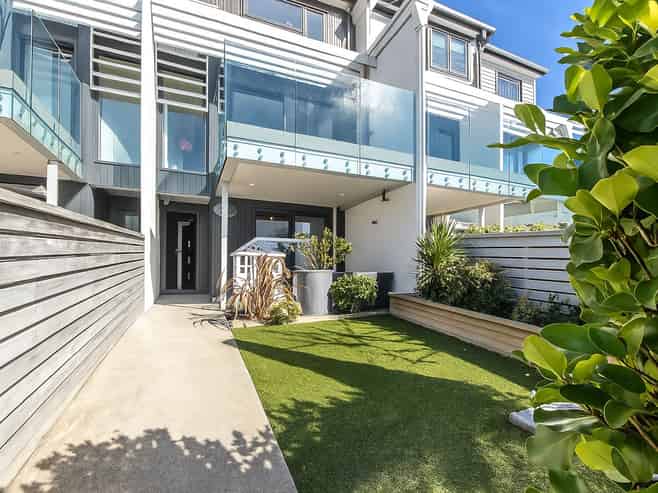40 Memorial Park Lane, Hobsonville