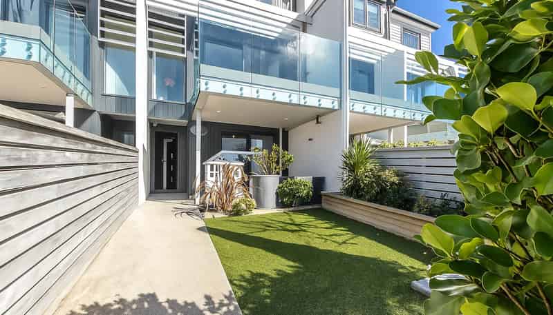 40 Memorial Park Lane, Hobsonville