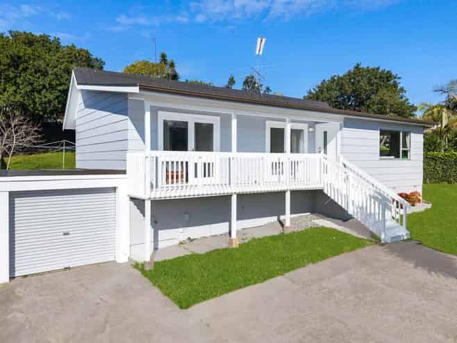 99B Oaktree Avenue, Browns Bay