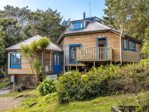 31 Crescent Road East, Ostend