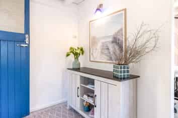 31 Crescent Road East, Ostend