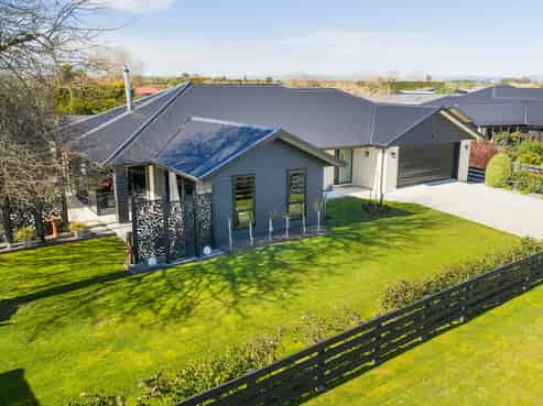 166 Pharazyn Street, Feilding