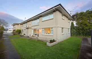 2/121A Papanui Road, Merivale