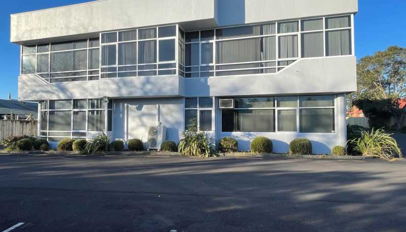 Unit D/129 Onewa Road, Northcote
