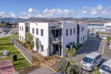 Modern High Profile Premises on  City Fringe