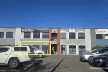 127m2* Tidy City Fringe Office Space