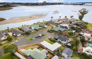 106 College Place, Poike