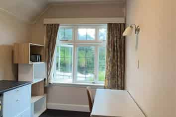 Room 2/43 Park Street, North Dunedin