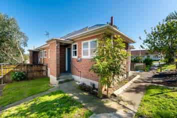 2 Meola Road, Westmere
